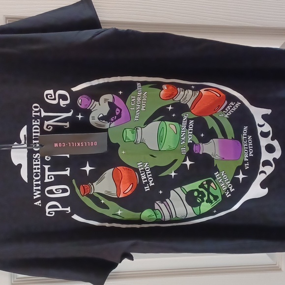 DOLLSKILL 2x TRICKZ N TREATZ BLACK SHORT-SLEEVED guide to potions - Picture 13 of 13